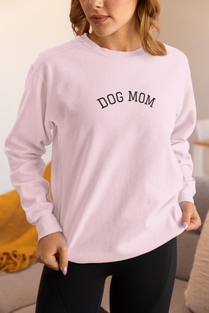 Personalized “Dog Mom” Crewneck Sweatshirt – Custom Pet Name on Back